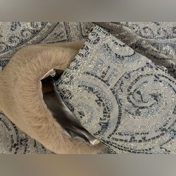 Chico’s Silver Beige Convertible Faux-fur Cuff Classic Jacquard Jacket Size M - Picture 4 of 12